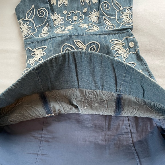 Alice + Olivia Lindsey Chambray Embroidered Dress - Picture 8 of 13